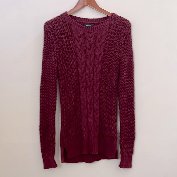 Wine /Plum  Color Cable Knit Sweater from Nautica Size S - Picture 2 of 4